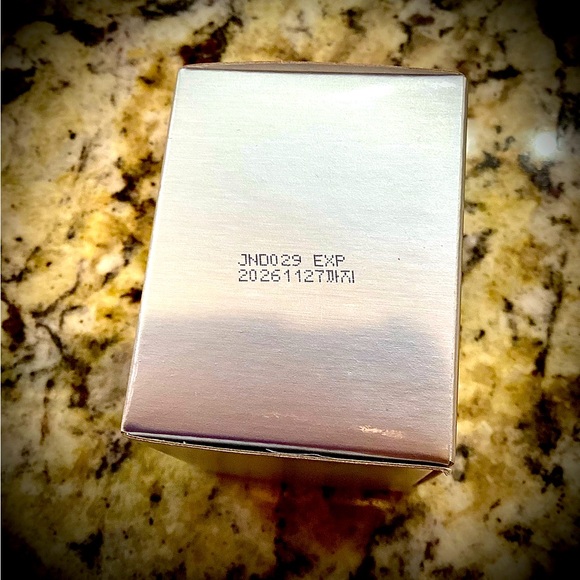 NIB AMORE PACIFIC Skincare Set of 3 - Picture 5 of 7